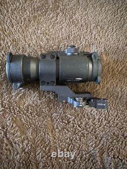 Aimpoint Comp M2 Red Dot Rifle Scope & LaRue Tactical M68 Scope Mount
